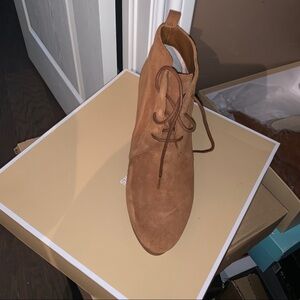 Michael Kors booty 👢
